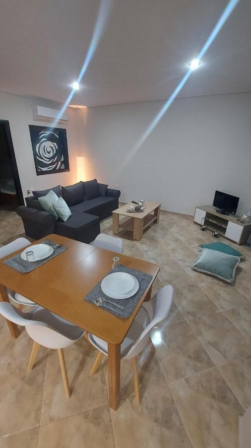 Vanas Apartment Artemida  Esterno foto
